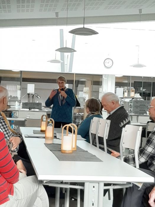 Esitelmä elämästä
