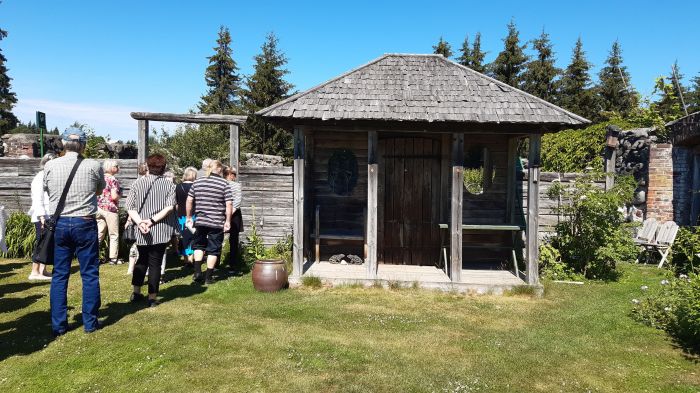 Tertin kartanon ulkokierros
