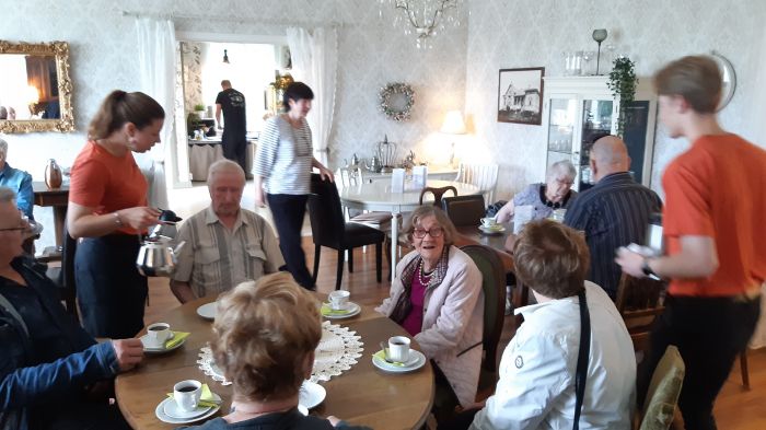 Aamukahvit Ruustinnassa Saarijäevellä
