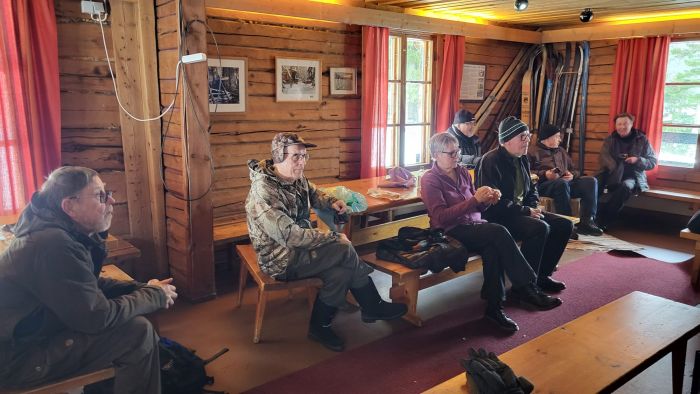 Nokipannukahvit ja eväät nautittiin majassa.
