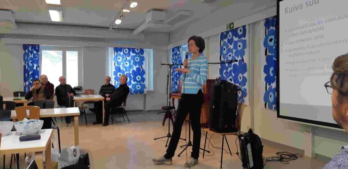 Sari Kyytinen kertoi suun terveyden asioista
