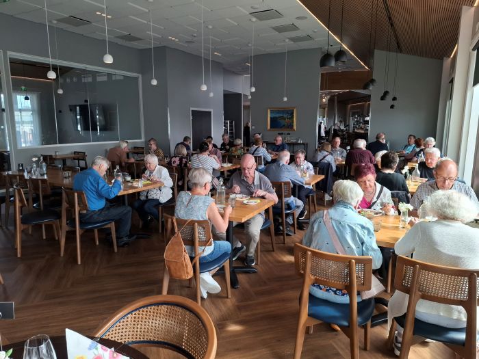 Ruokailu Kasnäsin paviljongilla
