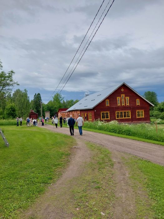 Oravalan kartanon mailla
